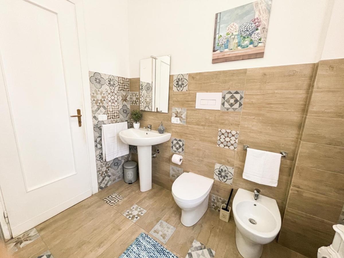 Al Politeama Rooms B&B Palermo Eksteriør billede