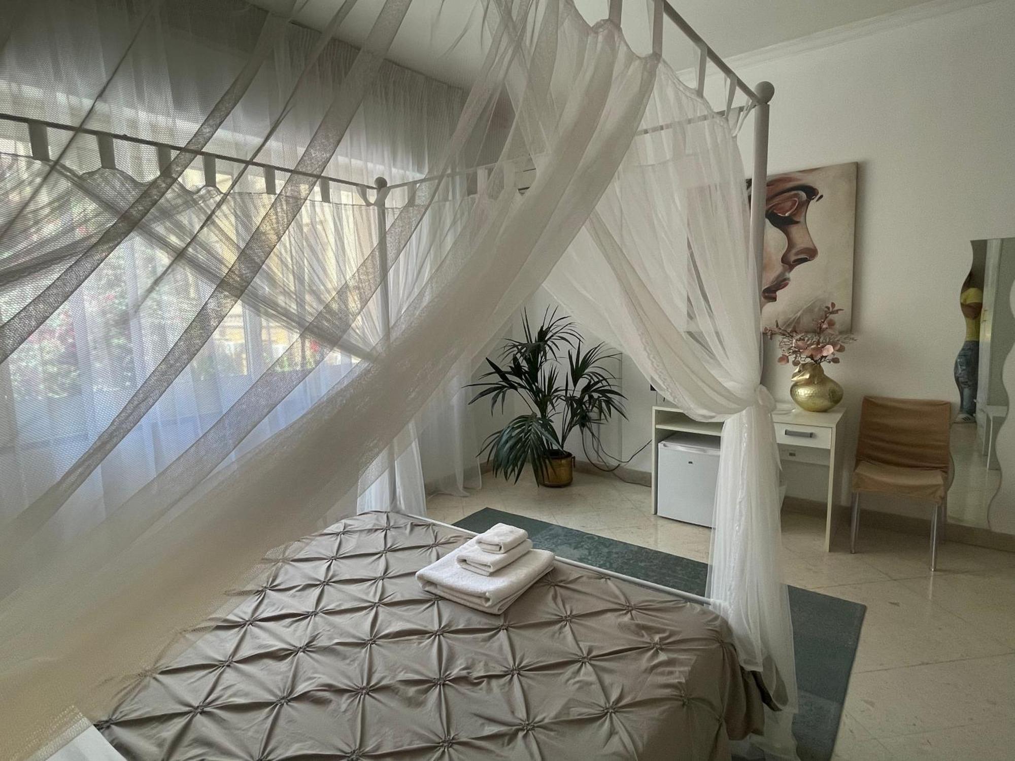 Al Politeama Rooms B&B Palermo Eksteriør billede